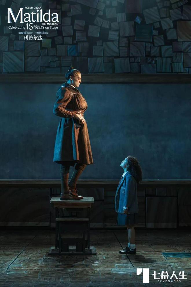 音乐剧凭什么横扫101项国际大奖？新葡京娱乐这部让成年人哭崩的合家欢(图3)